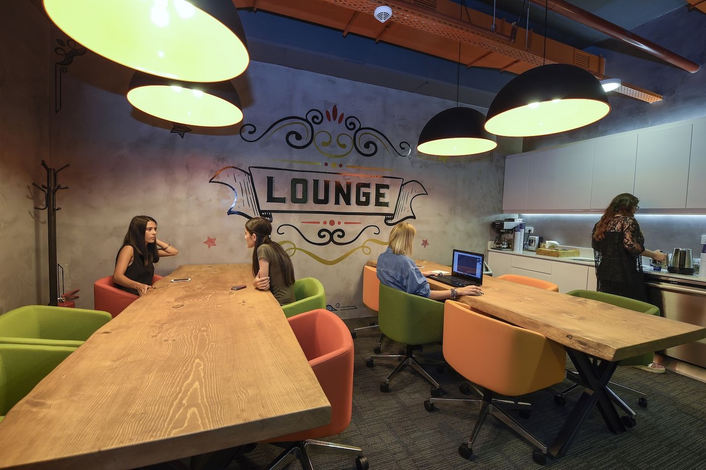 Ofis lounge ve dinlenme alanı